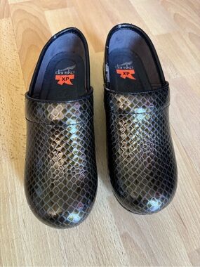 Dansko XP clogs